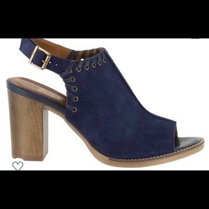 NEW SZ 7.5 Bella Vita Navy suede peep toe mules😍